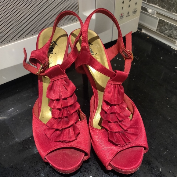 Fioni red heels - Picture 1 of 4